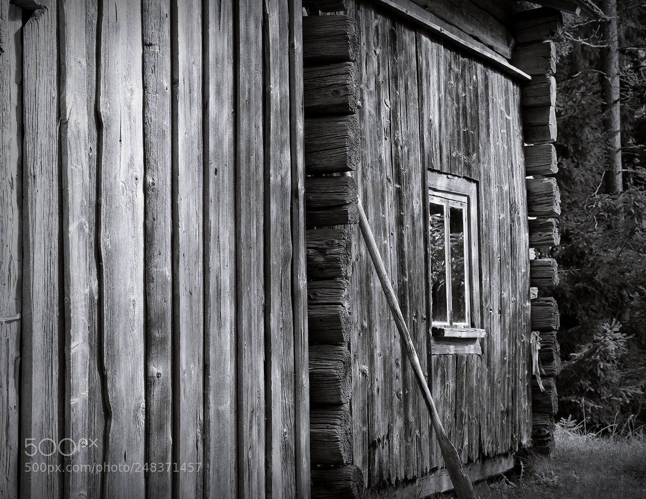 Canon EF-S 18-135mm F3.5-5.6 IS sample photo. Old barn photography