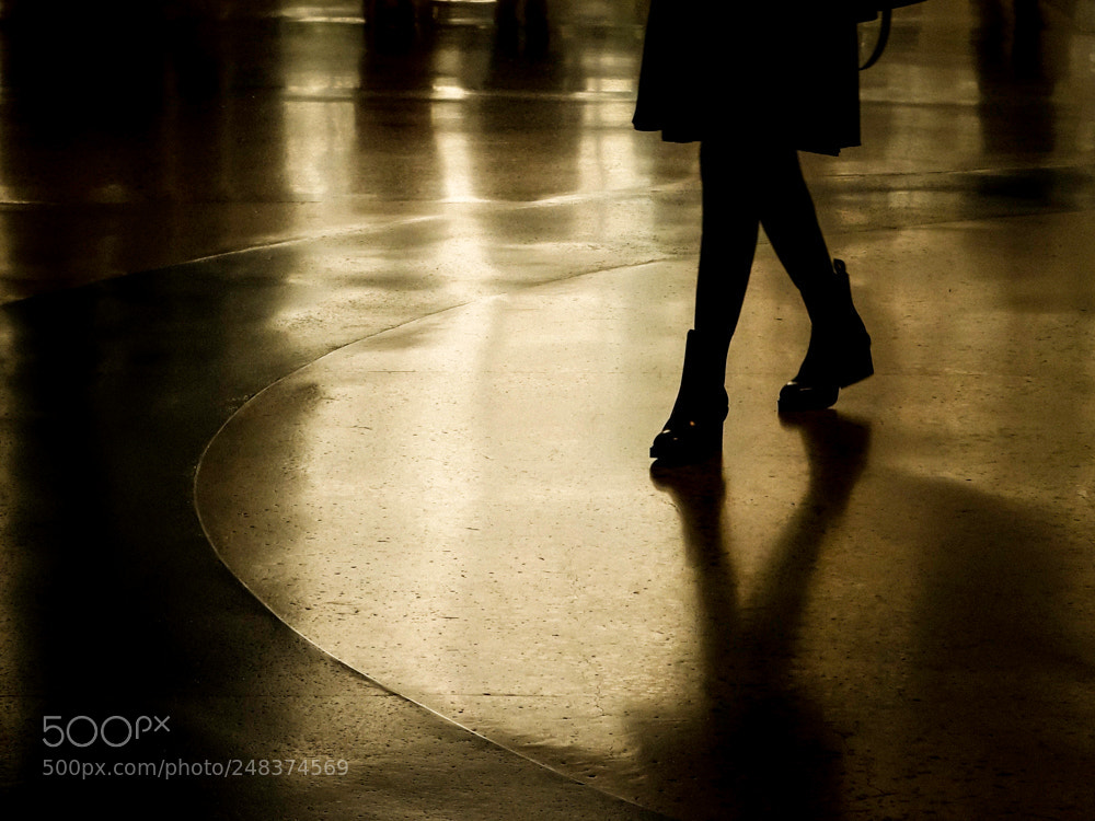 Sony Cyber-shot DSC-RX100 sample photo. Gleaming floor photography
