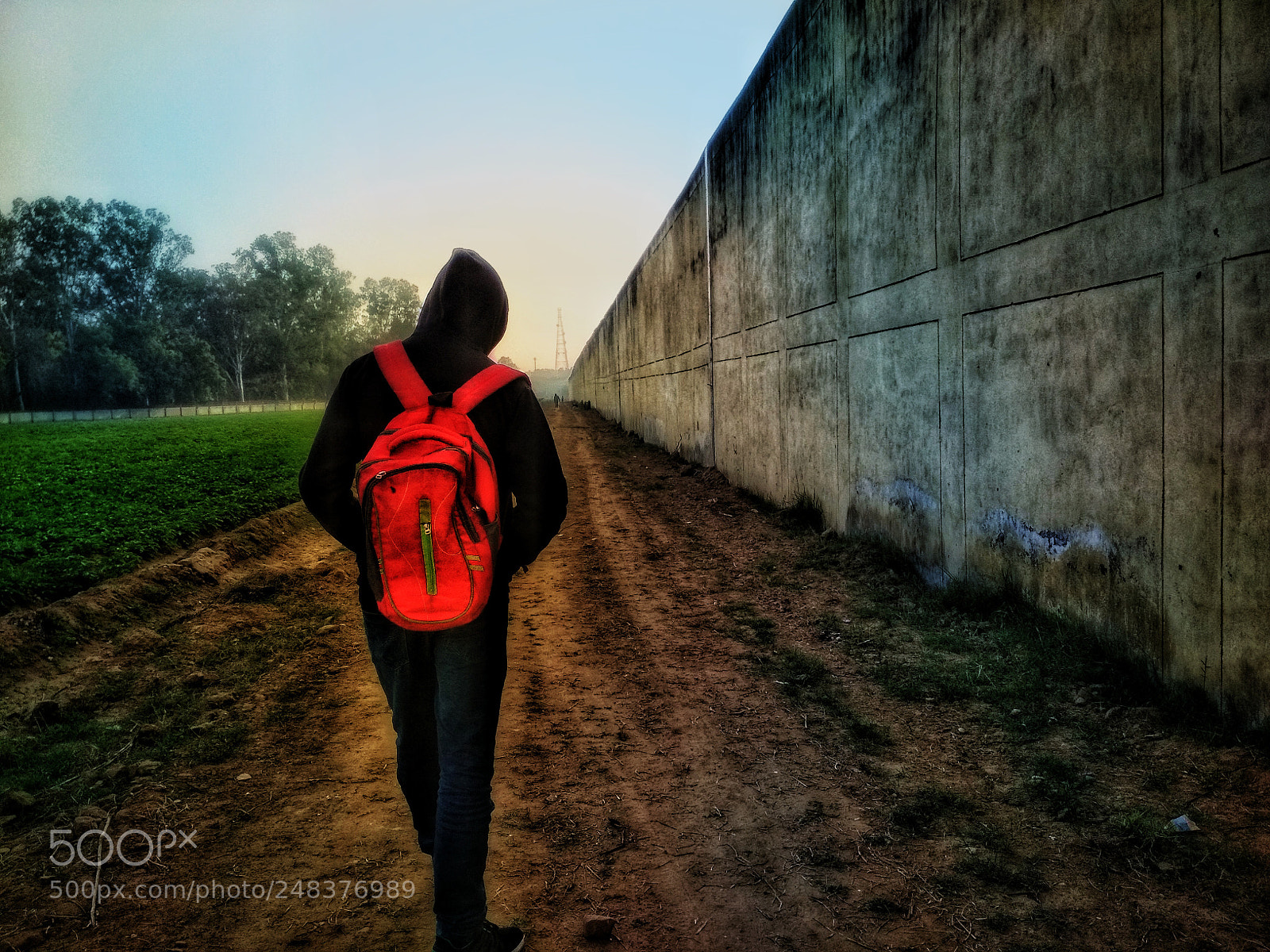 Xiaomi Redmi 4 Pro sample photo. Walking a lonely road photography
