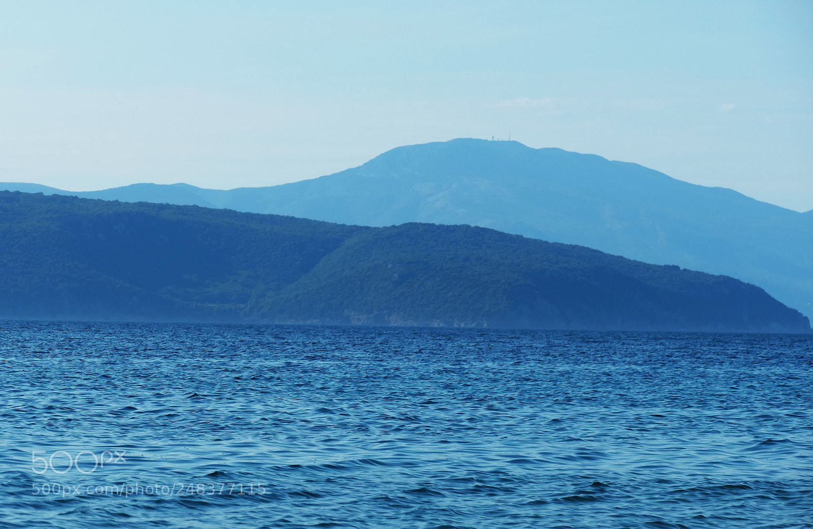 Panasonic Lumix DMC-FZ1000 sample photo. Three shades of blue photography