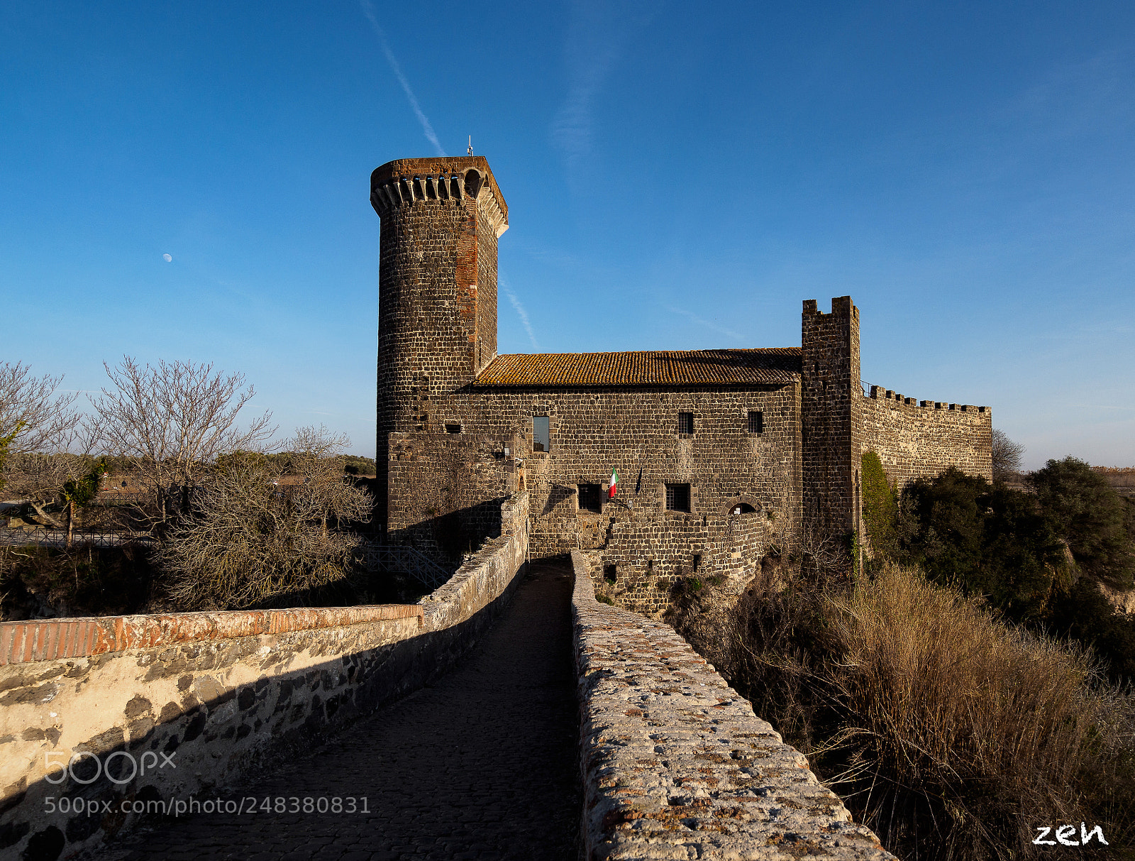 Olympus OM-D E-M5 II sample photo. Vulci. il castello della photography