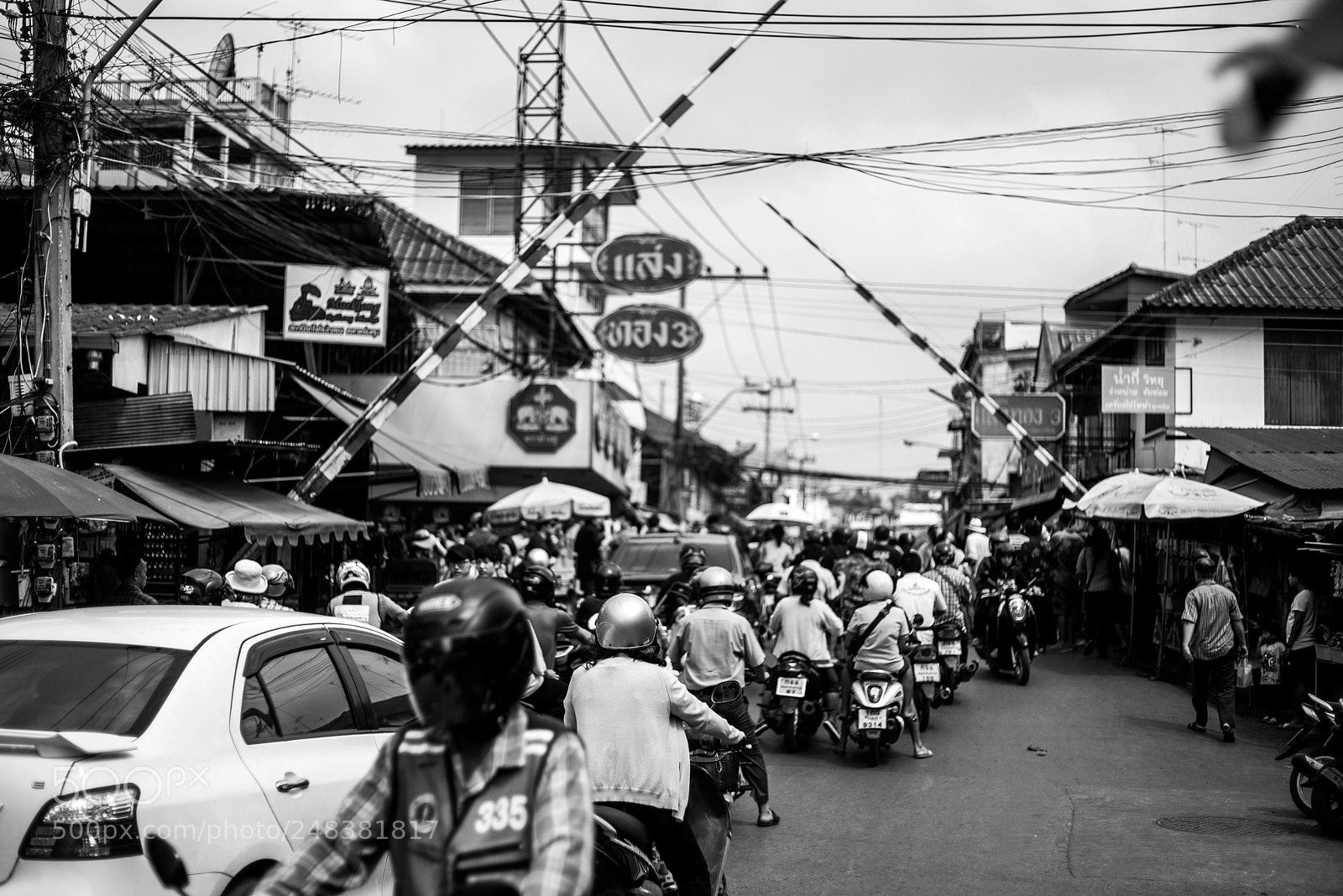 Sony a7R sample photo. Mae klong market photography