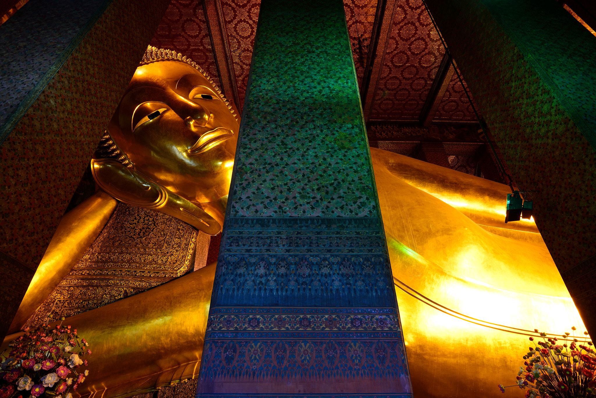 Nikon D800 + Nikon AF-S Nikkor 16-35mm F4G ED VR sample photo. Reclining buddha photography