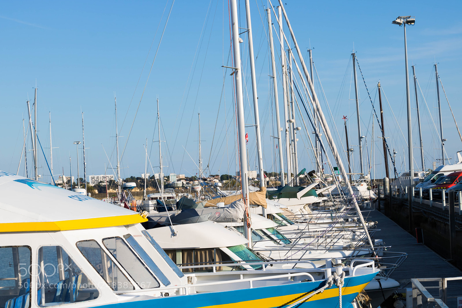 Canon EOS 750D (EOS Rebel T6i / EOS Kiss X8i) sample photo. Boats relaxation photography