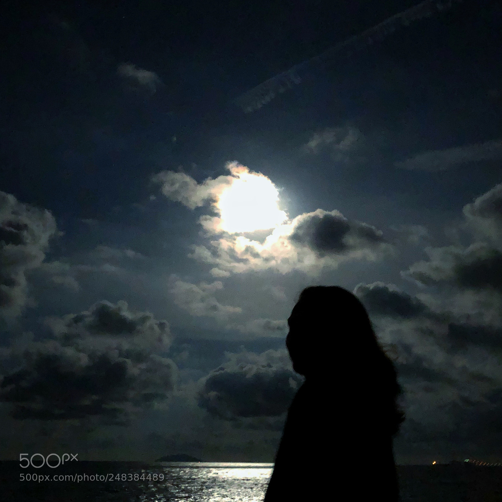 Apple iPhone 8 Plus sample photo. Silhouette of woman at photography