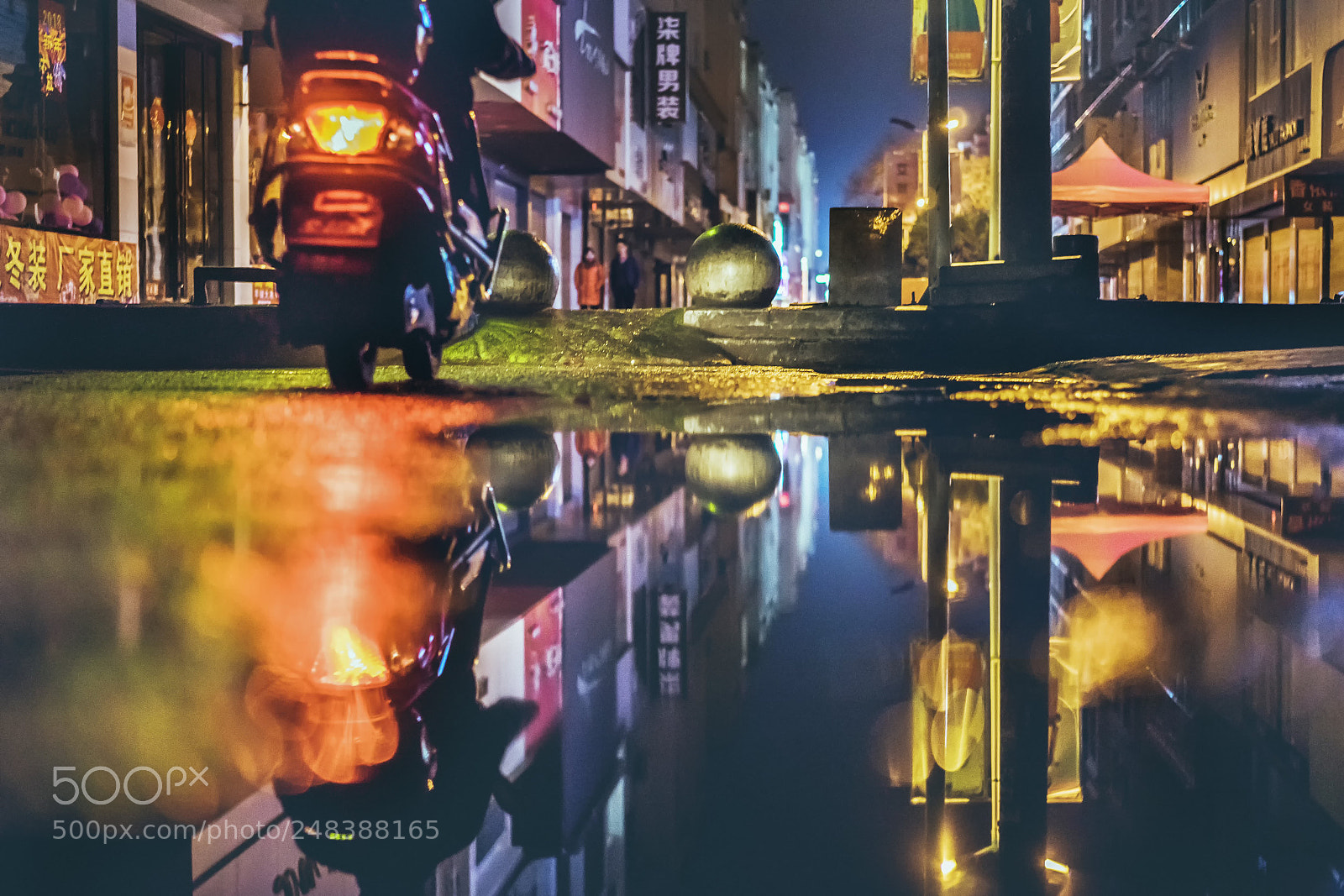 Sony a7 sample photo. 步行街 photography