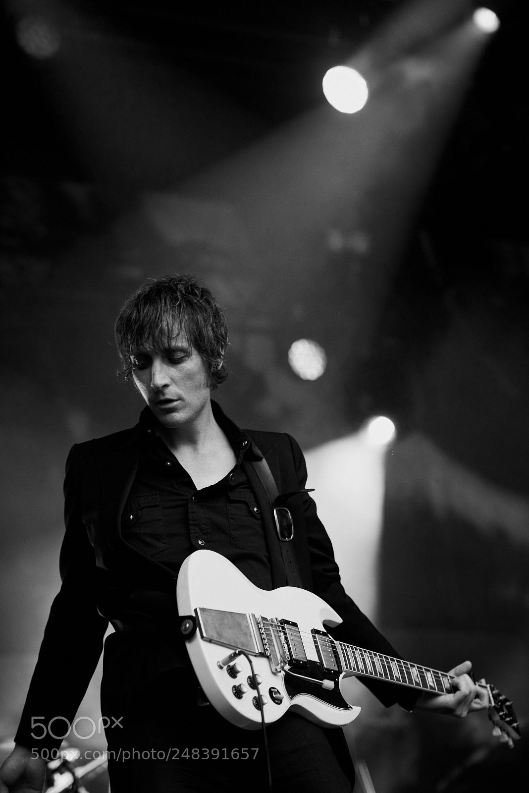 Nikon D810 sample photo. The guitarist.. photography