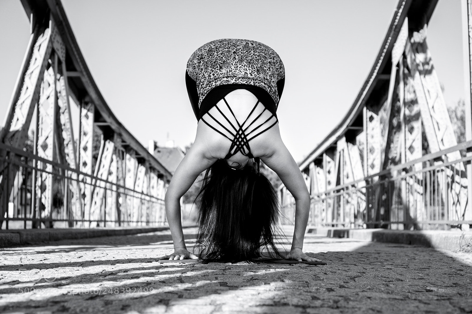 Sony a6000 sample photo. Summer yoga promenade photography
