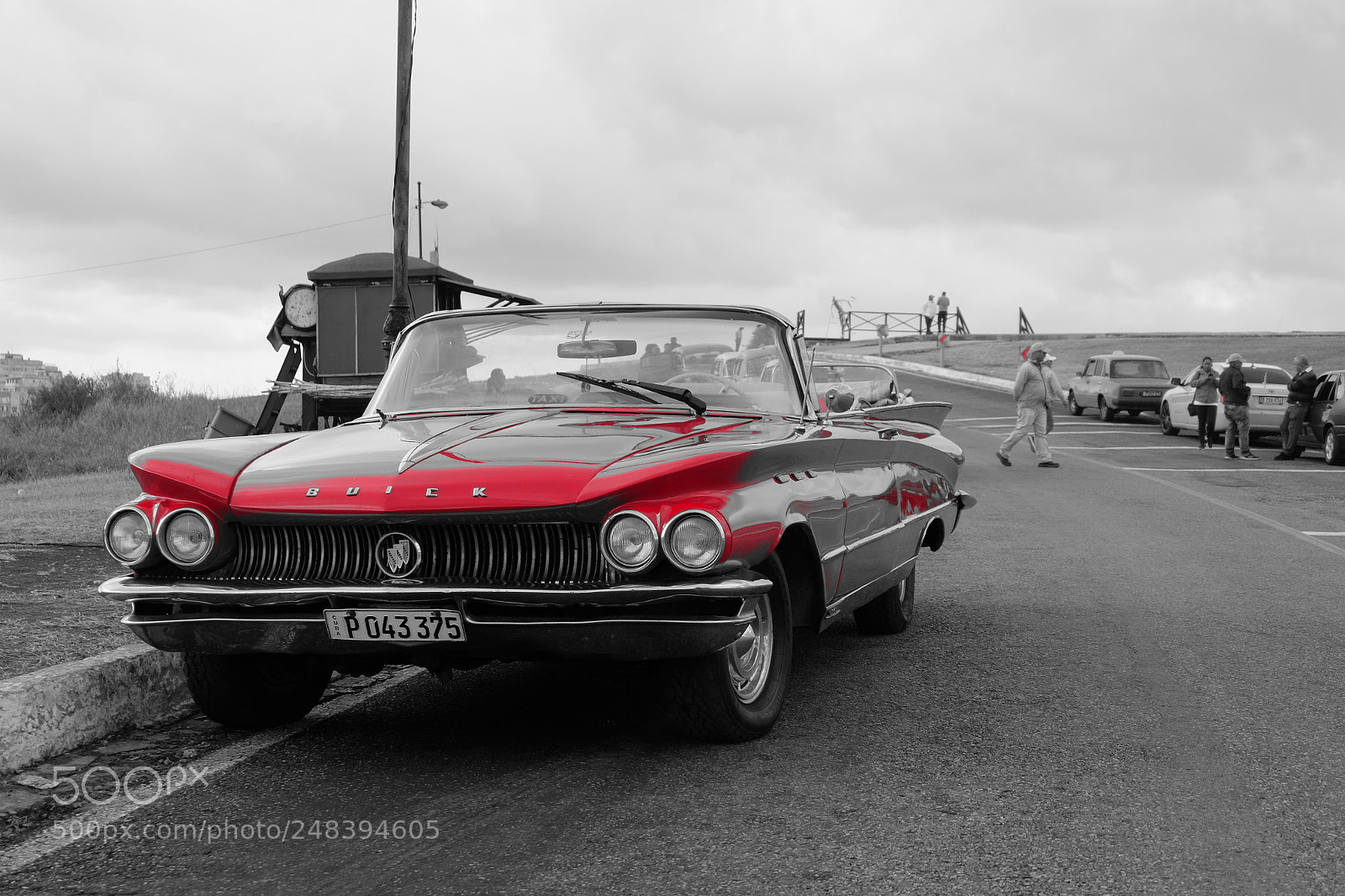 Fujifilm X-M1 sample photo. Buick roadmaster in havana photography