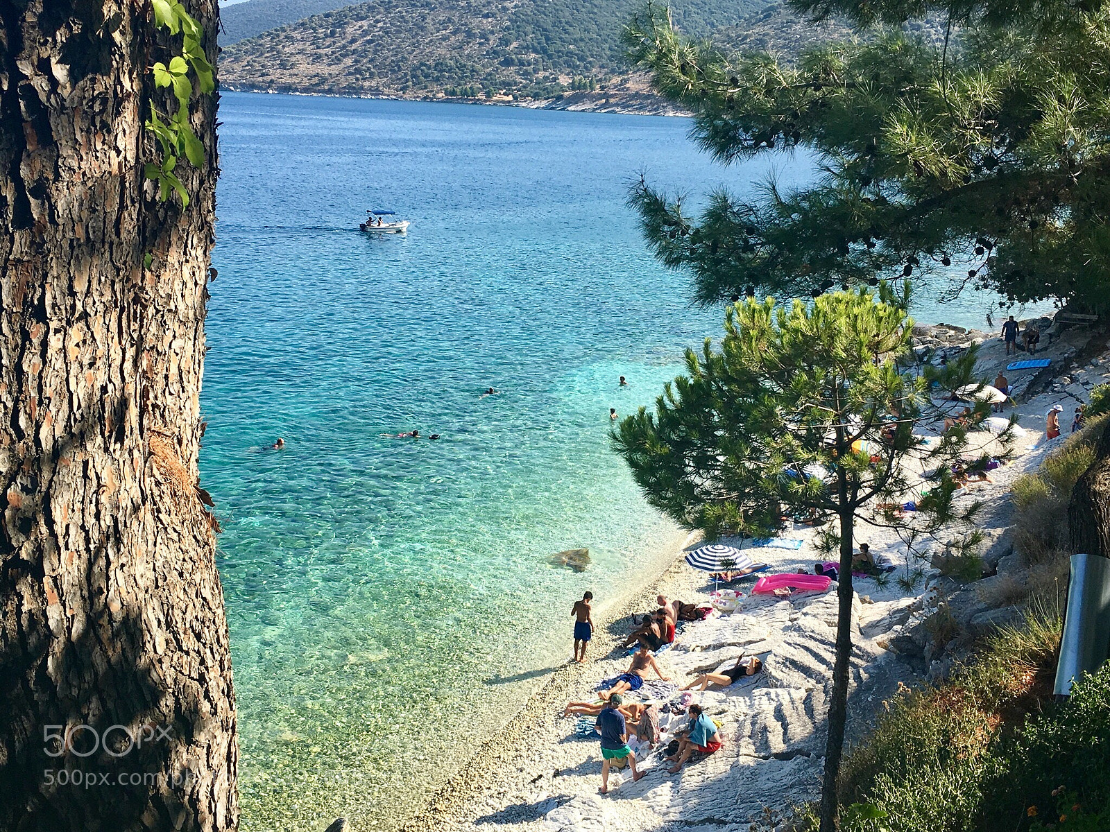 Apple iPhone 6s Plus sample photo. Cosy small beach photography