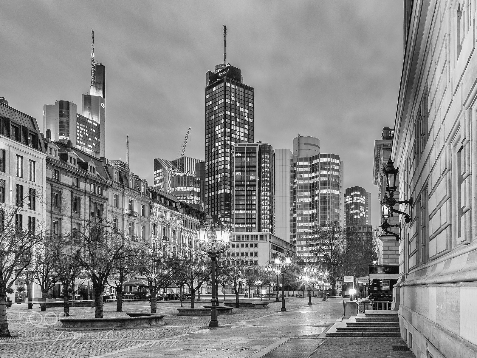 Canon EOS 6D Mark II sample photo. Frankfurt opernplatz photography