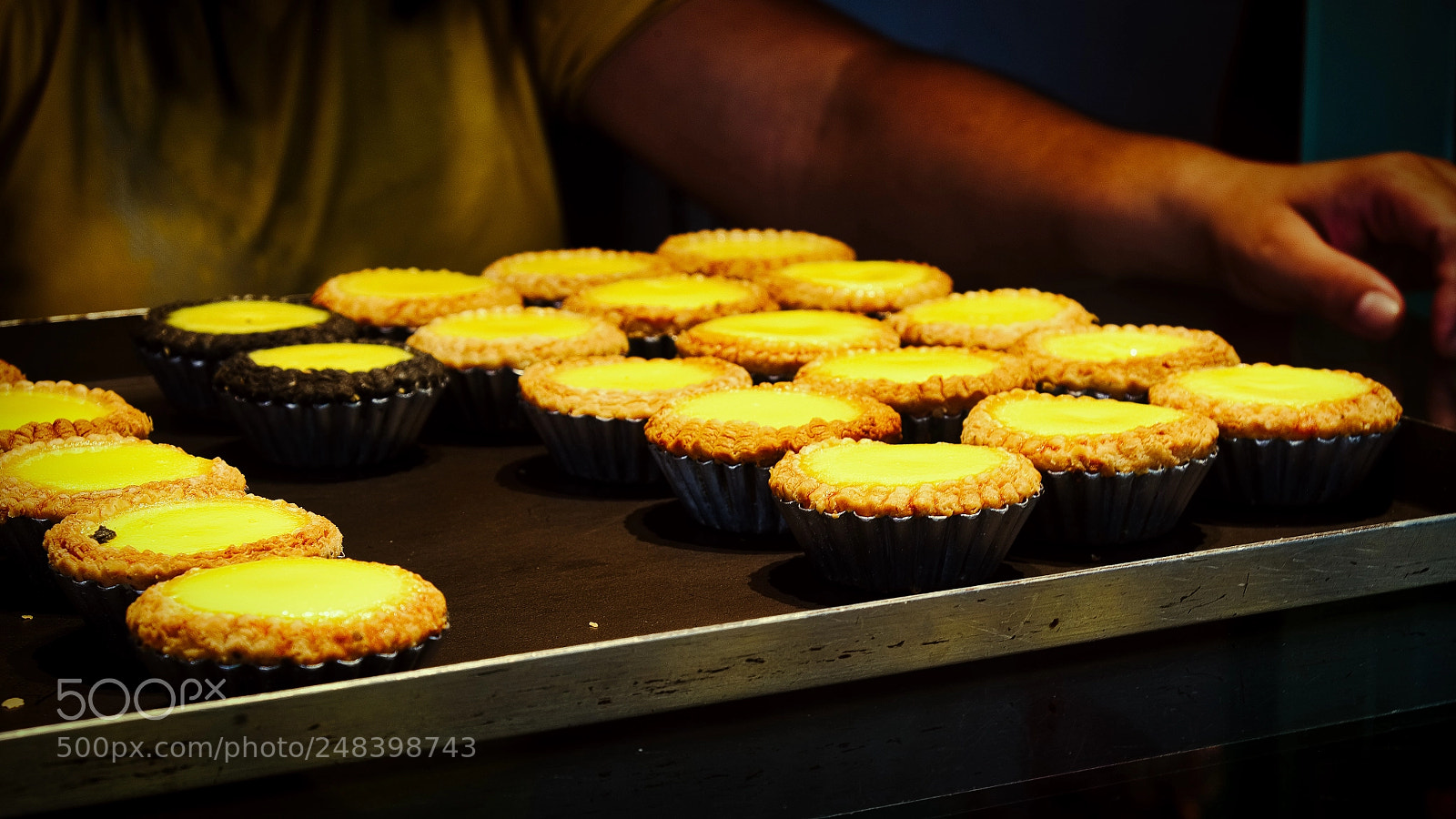 Fujifilm X-E2 sample photo. Egg tarts fresh from photography