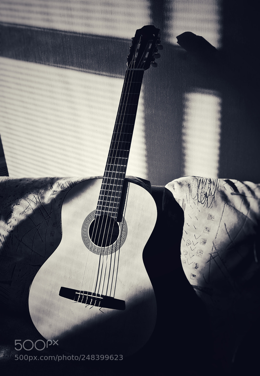 Apple iPhone SE sample photo. Lonely guitar photography
