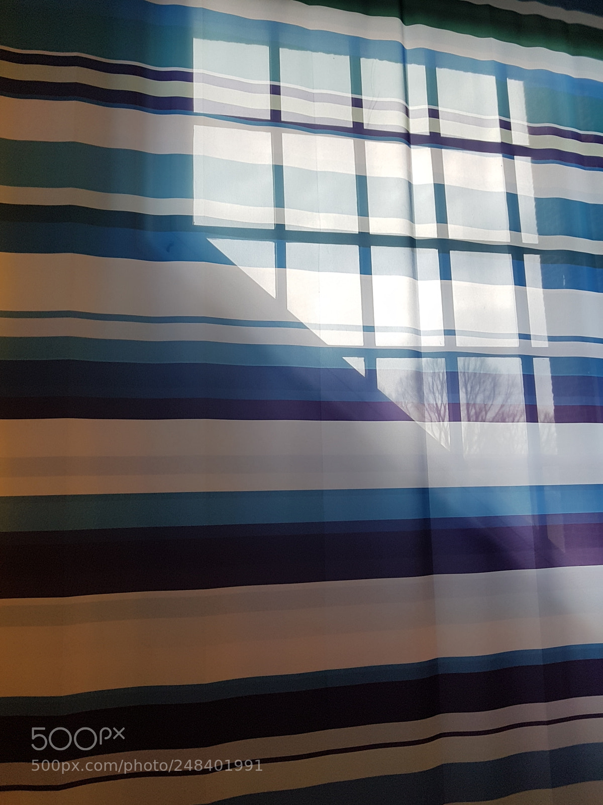 Samsung Galaxy S7 sample photo. Light behind the bars photography