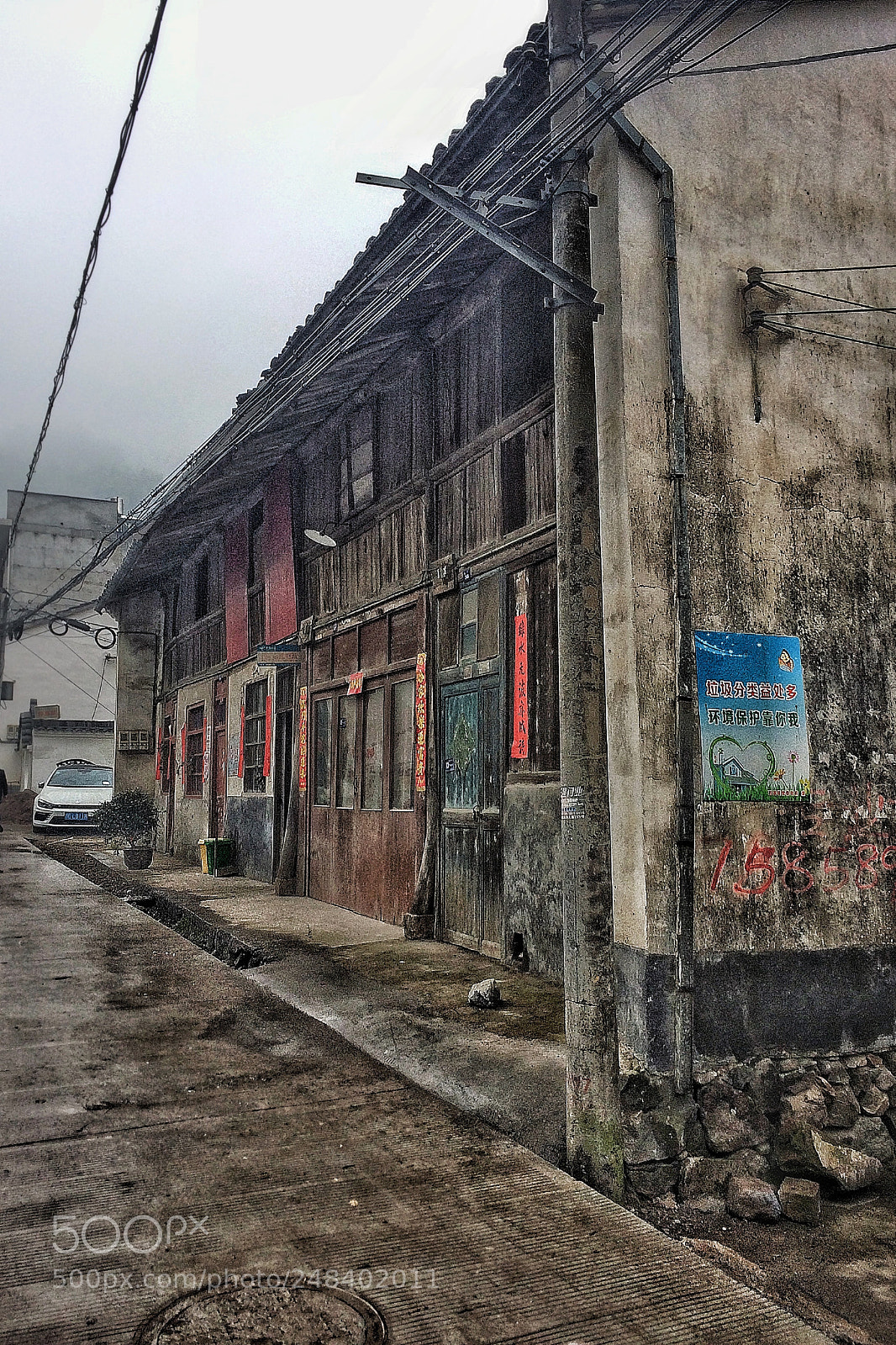 Apple iPhone 5s sample photo. An old house in photography