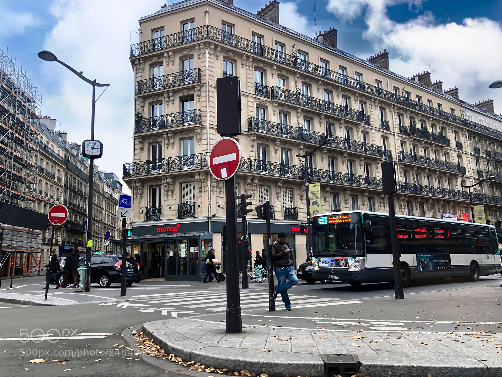 Apple iPhone 8 sample photo. Paris photography