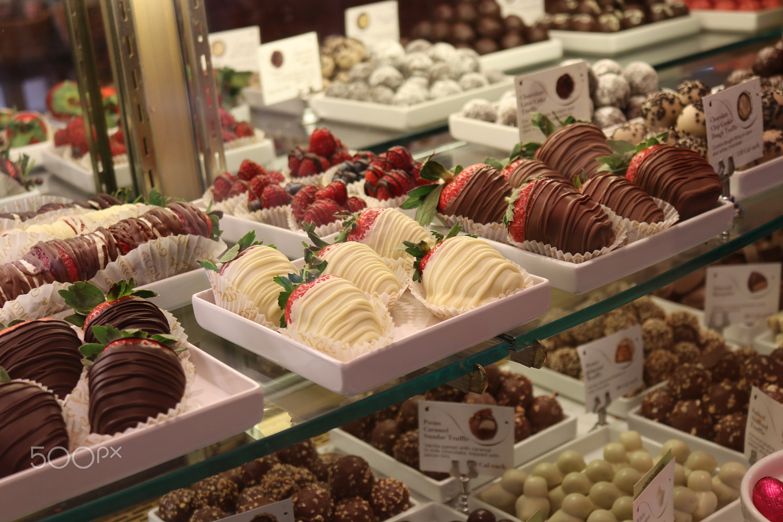 Canon EOS 80D sample photo. Strawberries chocolate covered photography