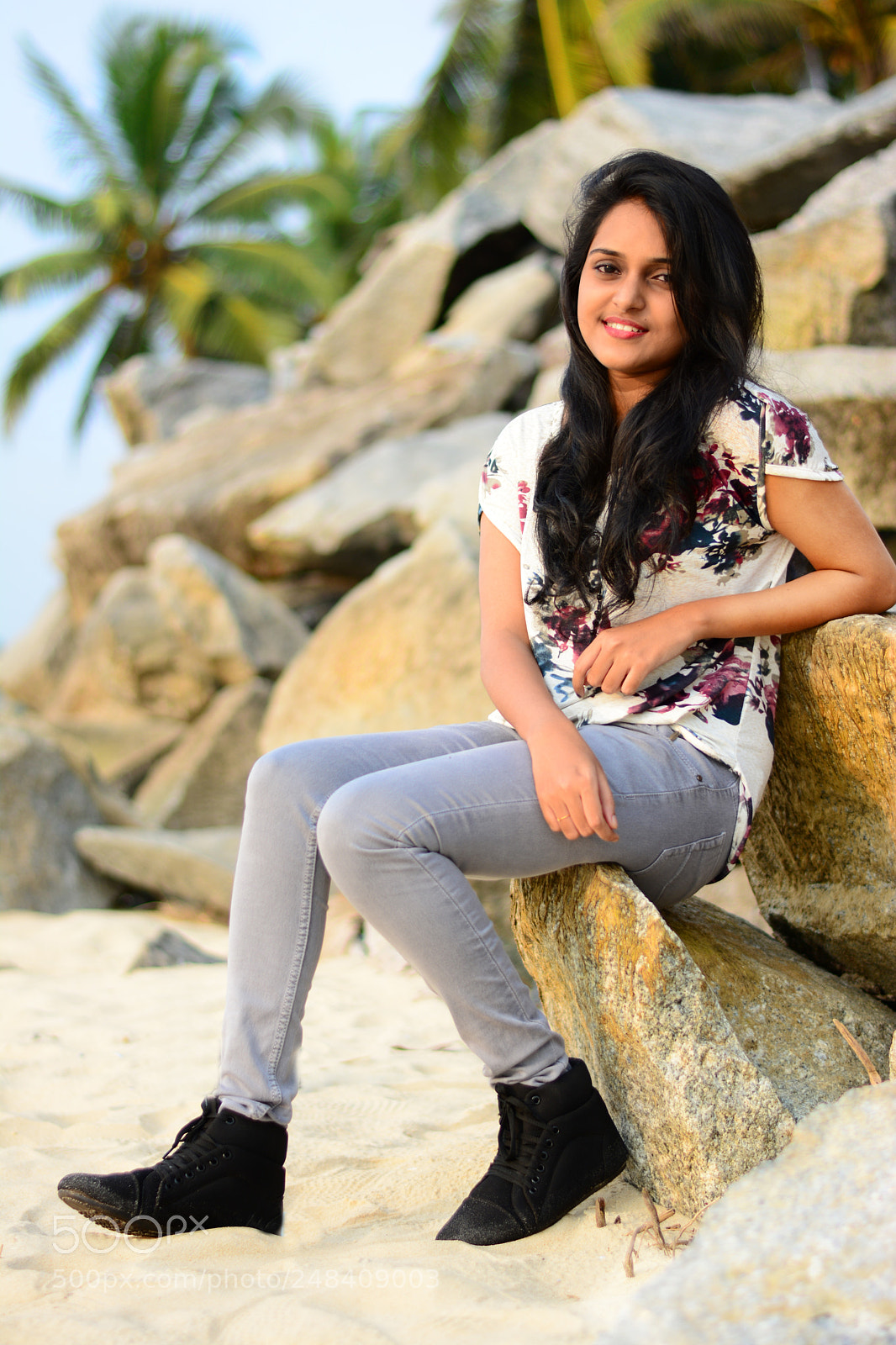 Nikon D5200 sample photo. Glamour beside the waves photography