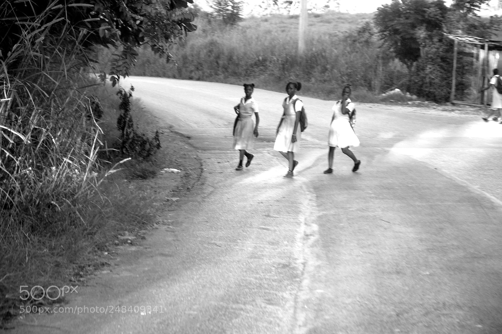 Nikon D50 sample photo. Crossing the street, jamaica 2011 photography
