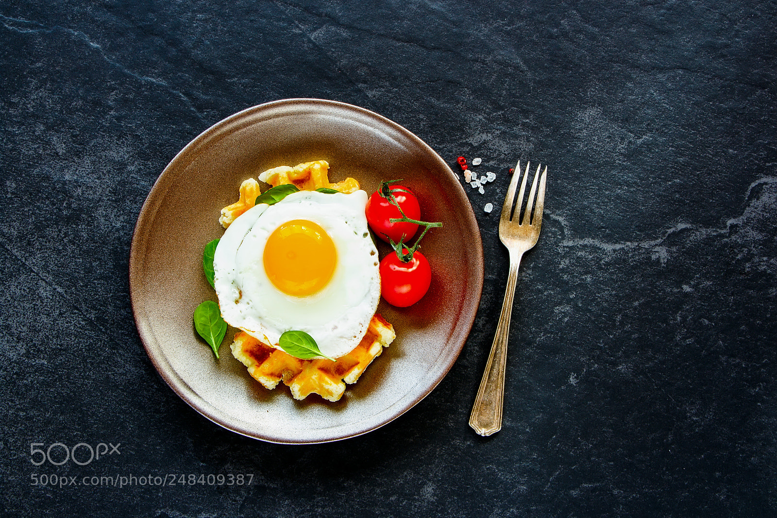 Canon EOS 700D (EOS Rebel T5i / EOS Kiss X7i) sample photo. Waffles with fried egg photography