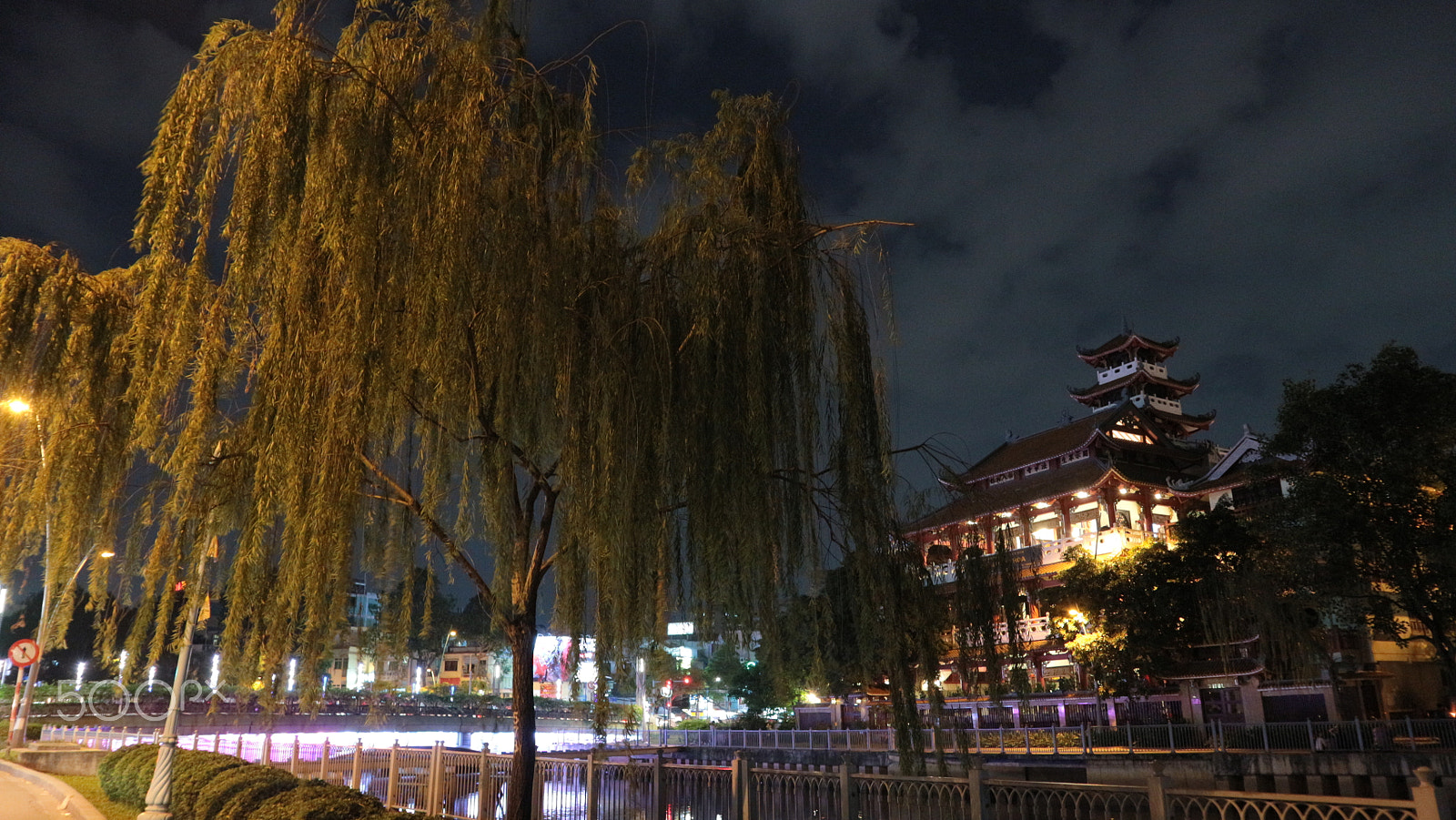Canon EOS M10 sample photo. Img photography