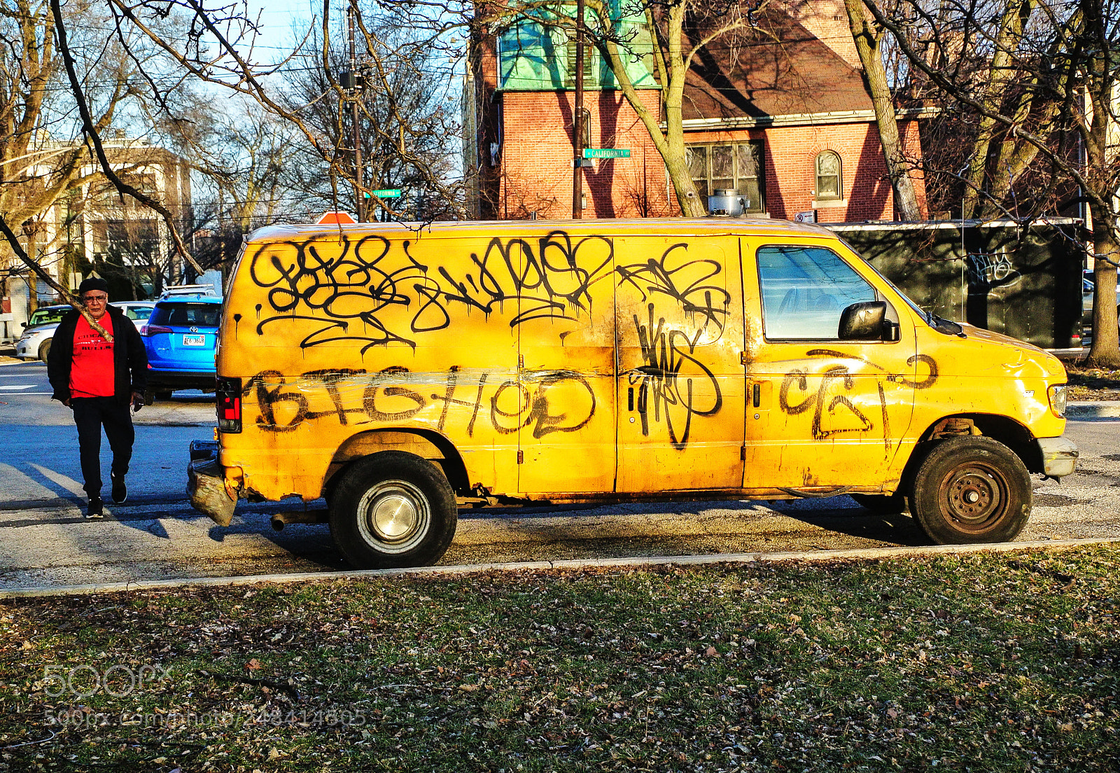 Nikon 1 V1 sample photo. The yellow van photography
