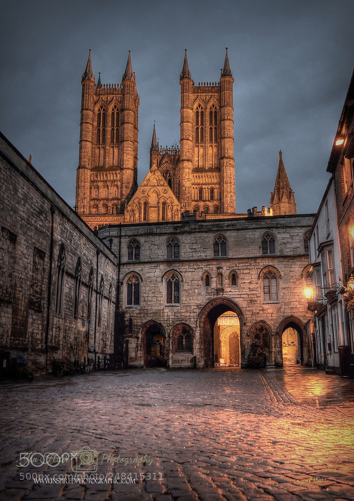 Nikon D5000 sample photo. Lincoln cathedral in evening photography