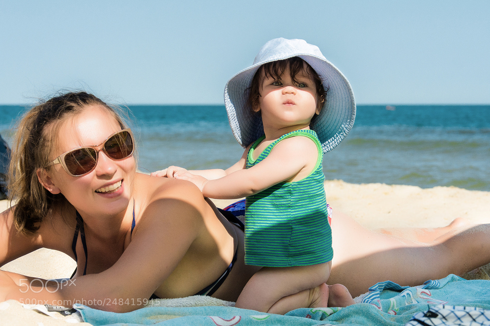 Nikon D7100 sample photo. A beautiful mom with photography