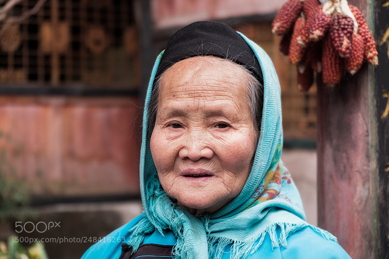 Canon PowerShot G1 X Mark II sample photo. The old lady photography