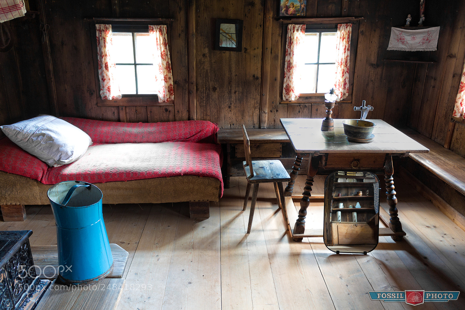 Canon EOS 700D (EOS Rebel T5i / EOS Kiss X7i) sample photo. Not my living room... photography