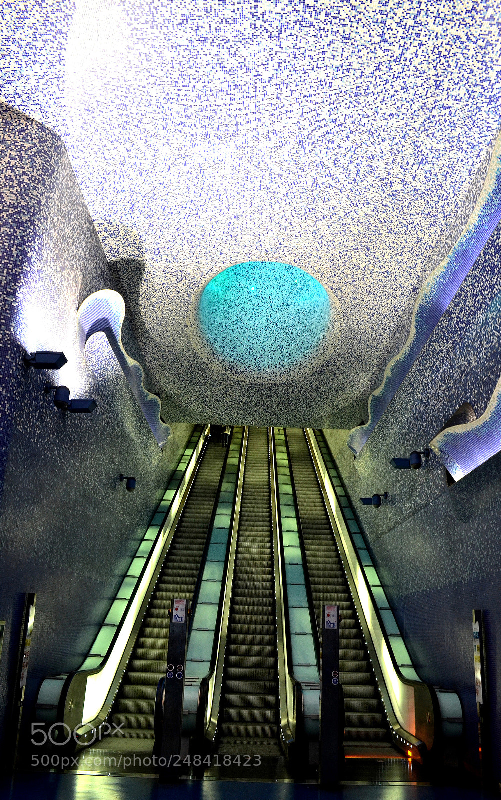 Nikon D5100 sample photo. Toledo metro station photography