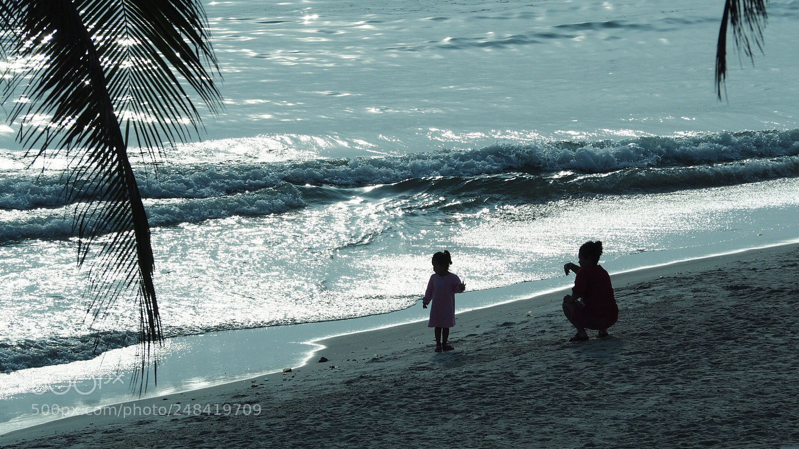 Olympus PEN E-PL7 sample photo. On the beach photography