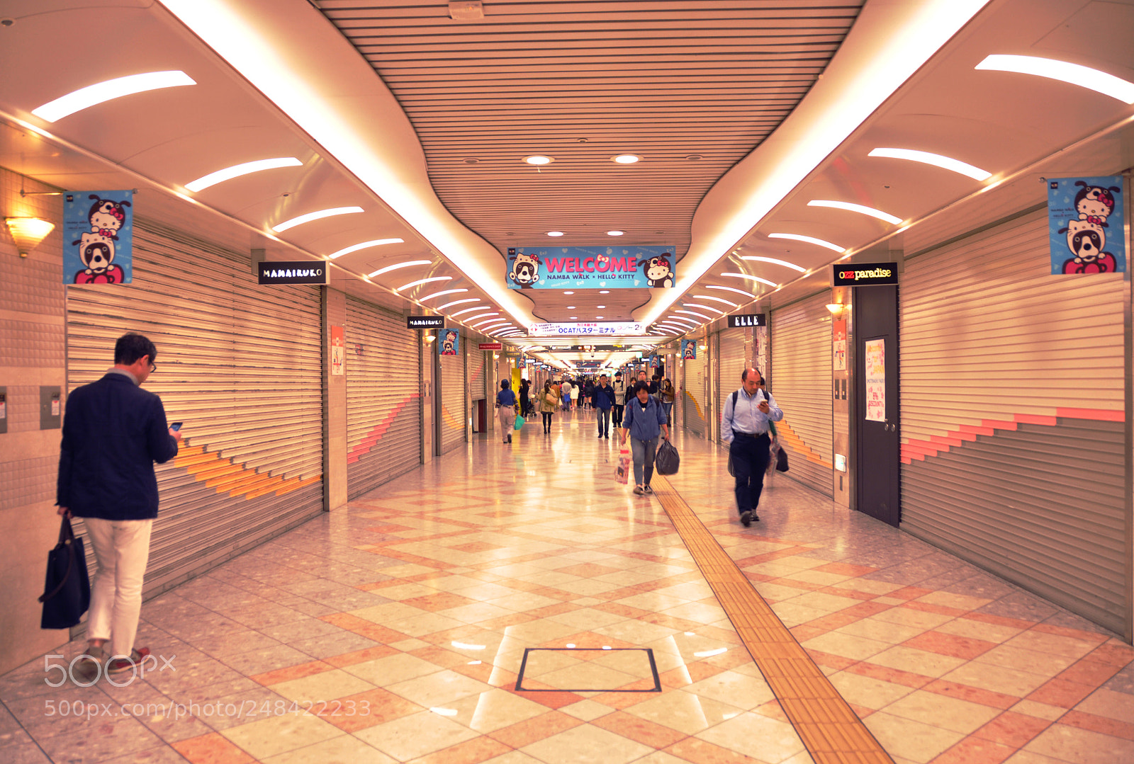 Nikon D5000 sample photo. Osaka undergrounds photography