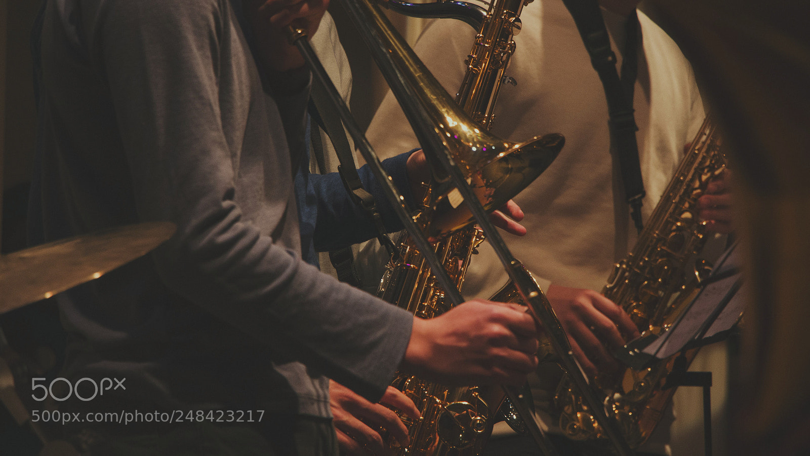 Canon EOS 650D (EOS Rebel T4i / EOS Kiss X6i) sample photo. Performance of brass photography