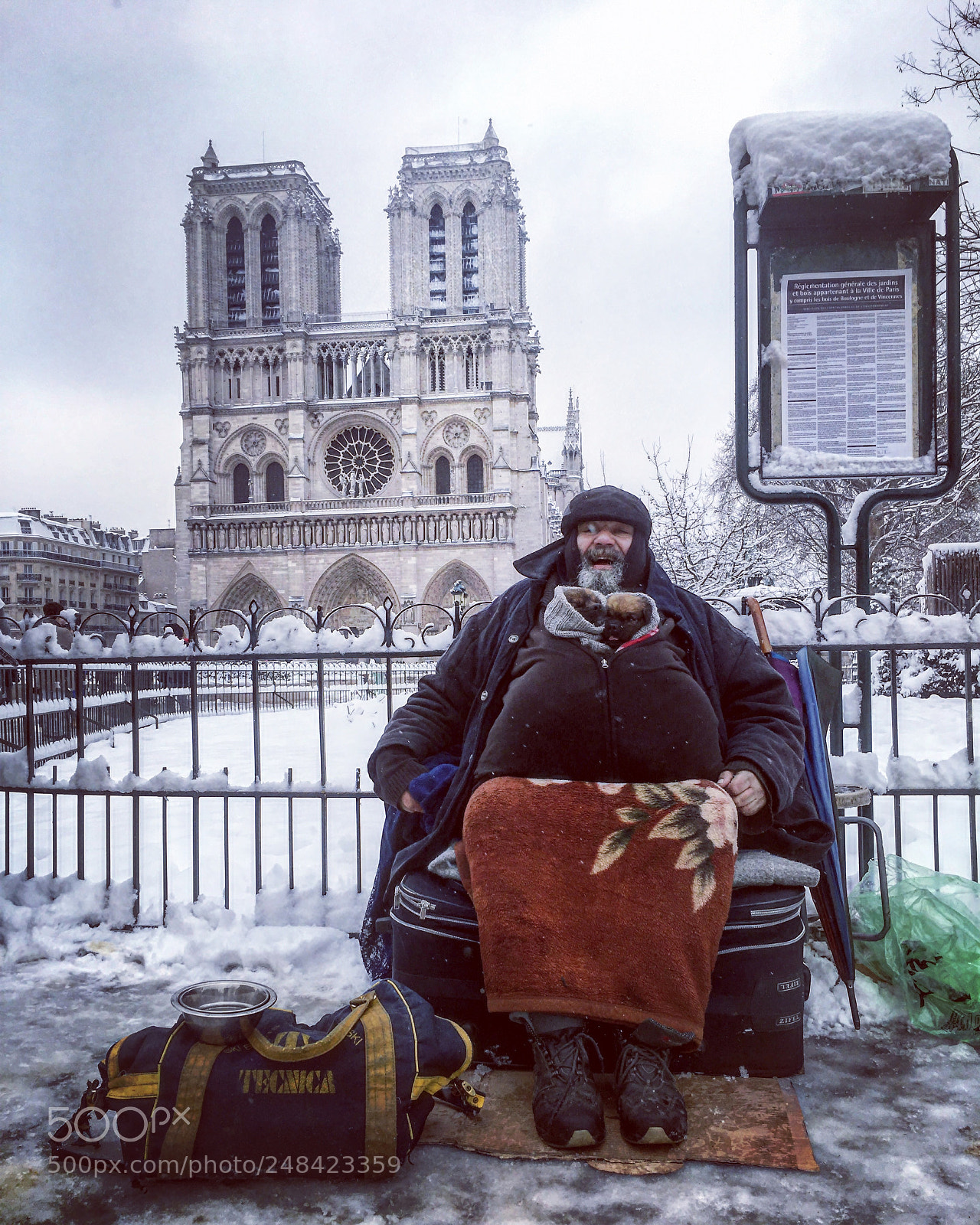 Apple iPhone 6s sample photo. One brave homeless during photography