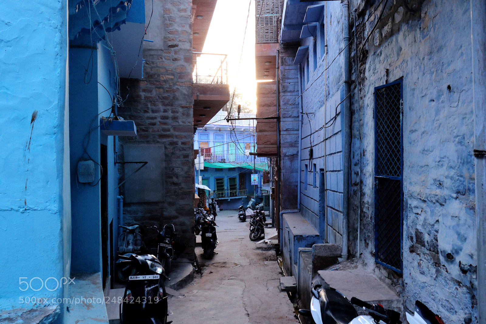 Canon EOS 800D (EOS Rebel T7i / EOS Kiss X9i) sample photo. Blue city photography