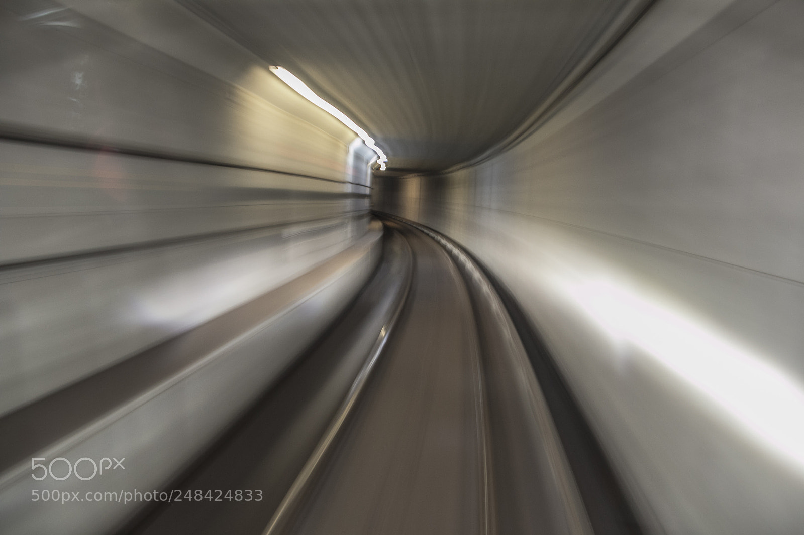 Canon EOS 60D sample photo. Tunel do metro photography