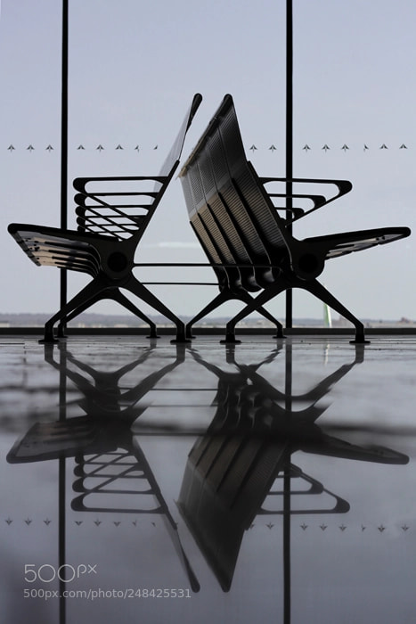 Canon EOS 600D (Rebel EOS T3i / EOS Kiss X5) sample photo. Chairs at palma airport photography