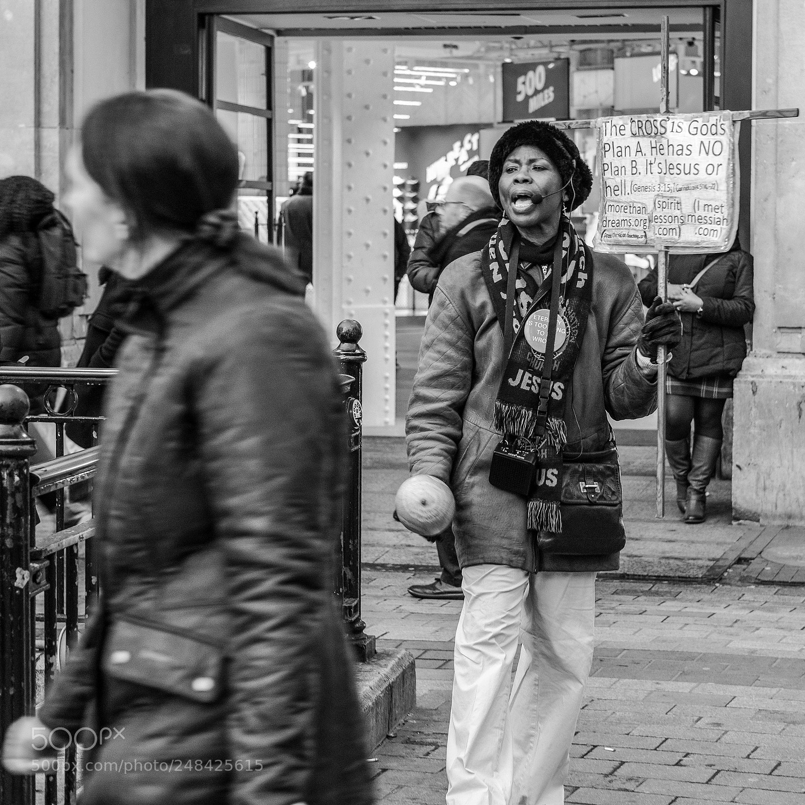 Fujifilm X-Pro2 sample photo. Singing for jesus photography