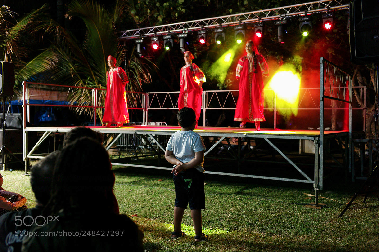 Leica M9 sample photo. Watching show.jpg photography