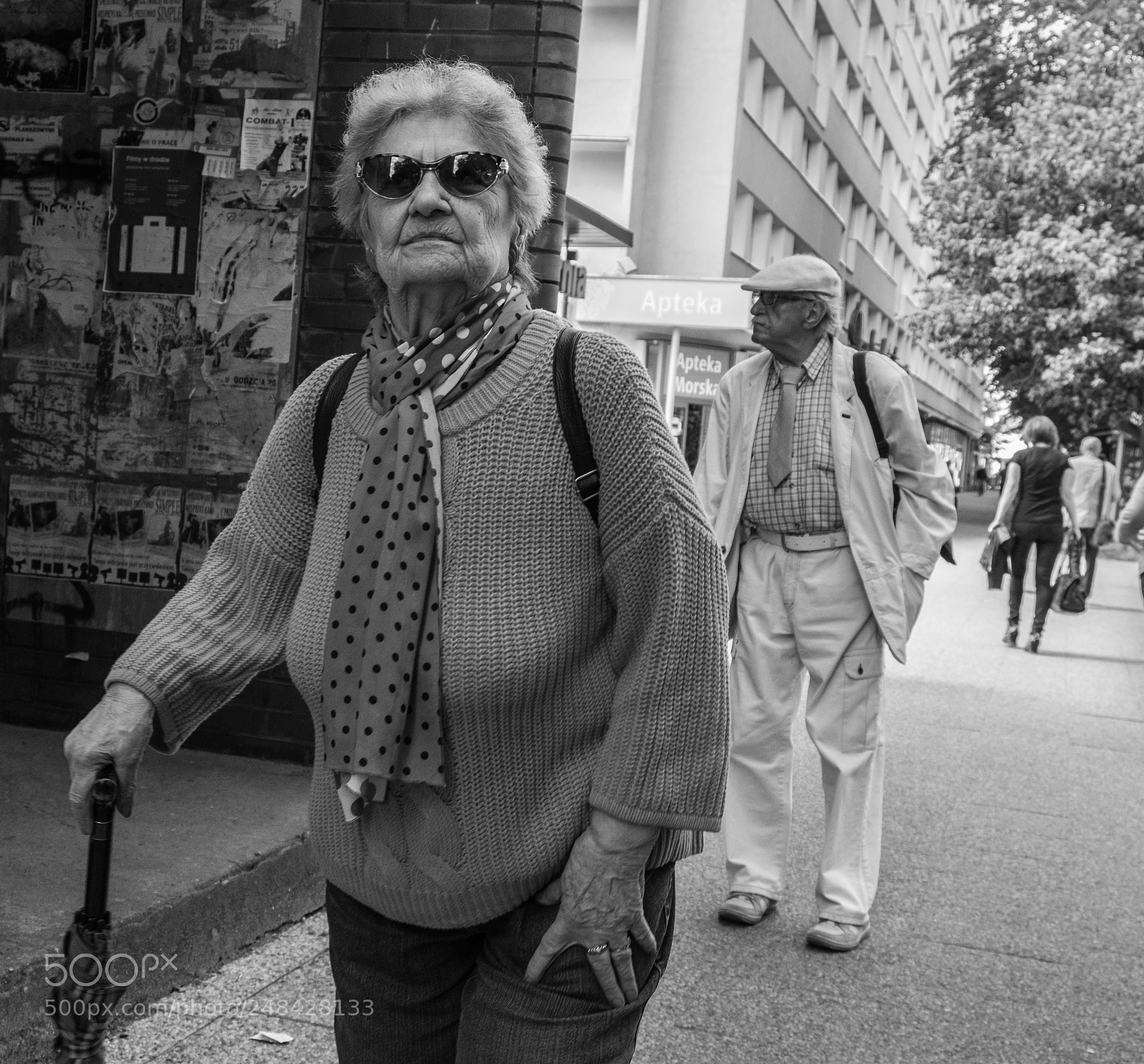 Fujifilm X-T20 sample photo. Older couple on the photography