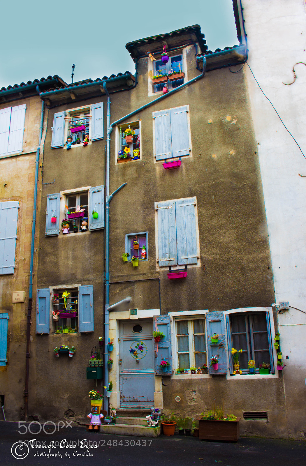 Canon EOS 100D (EOS Rebel SL1 / EOS Kiss X7) sample photo. Maison fleurie photography