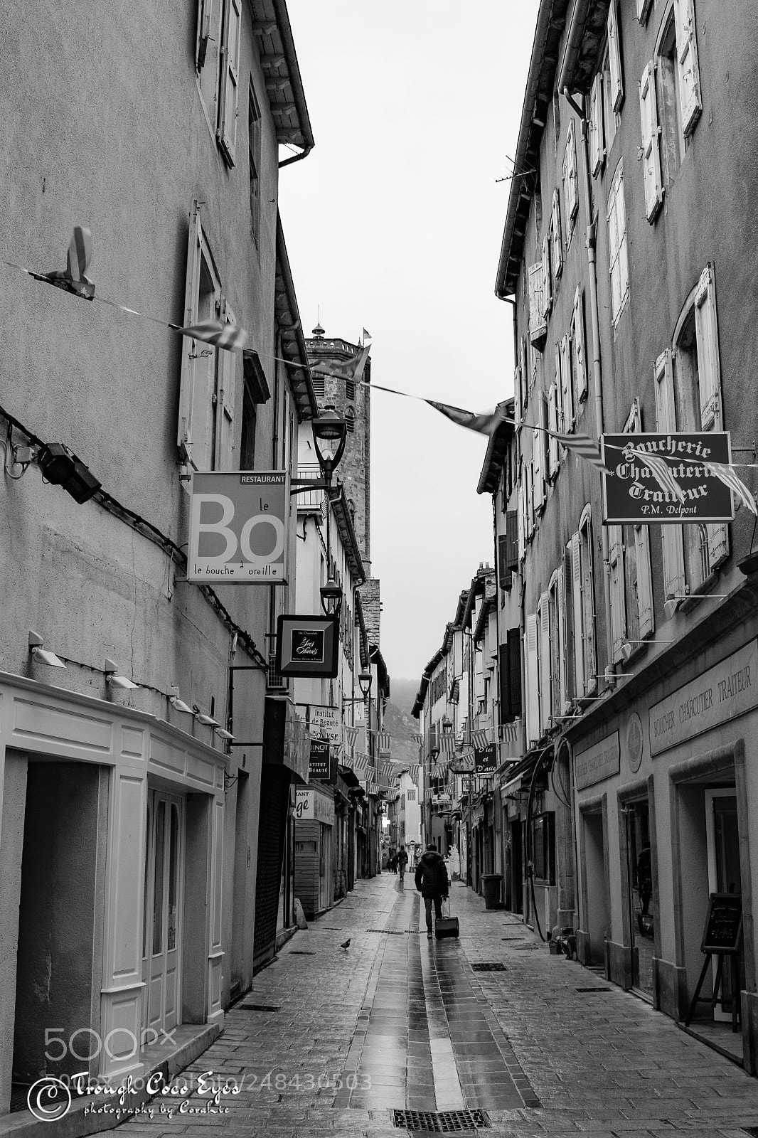 Canon EOS 100D (EOS Rebel SL1 / EOS Kiss X7) sample photo. Rue droite photography