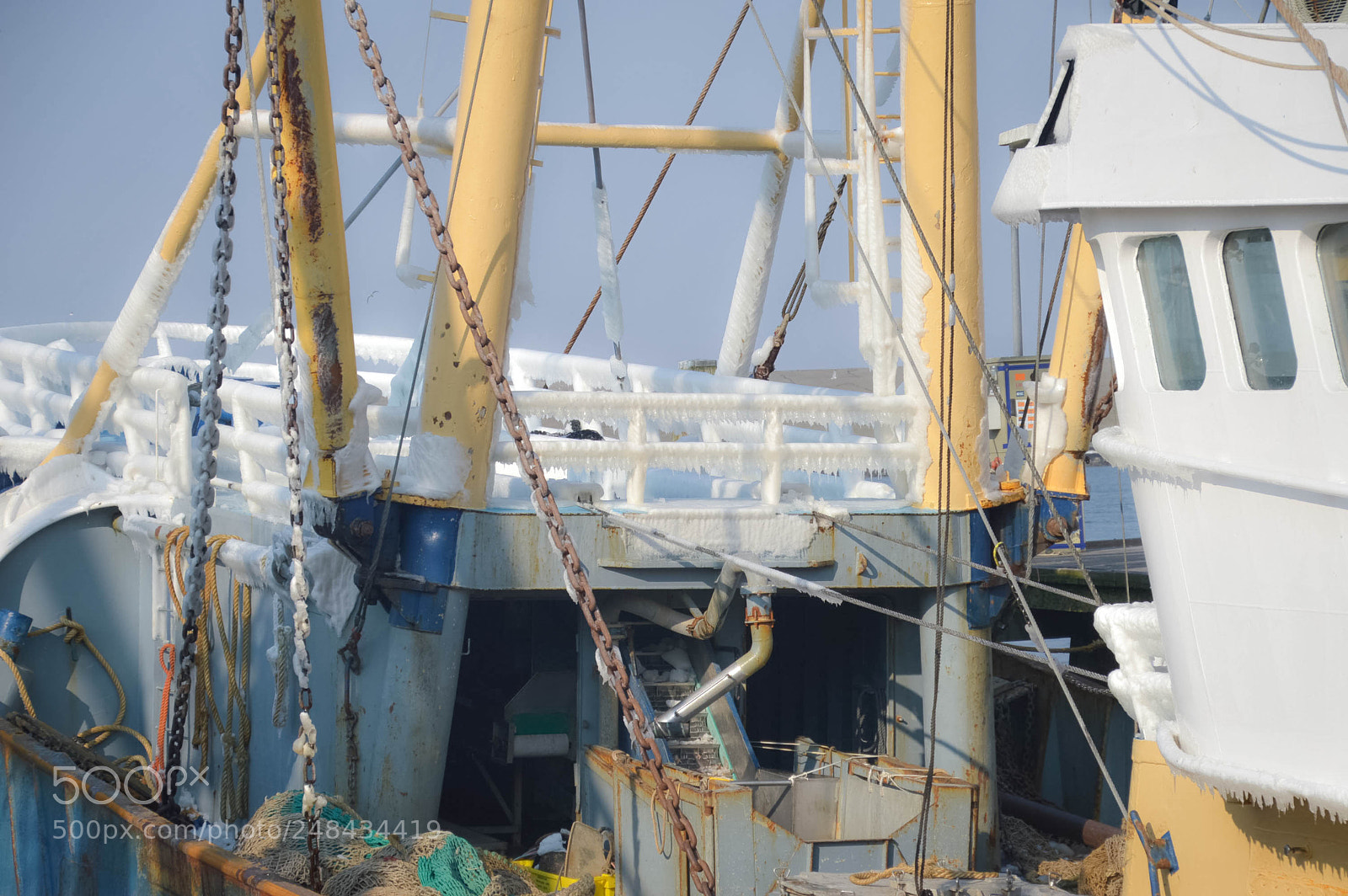 Nikon D3200 sample photo. Ice on the ships photography