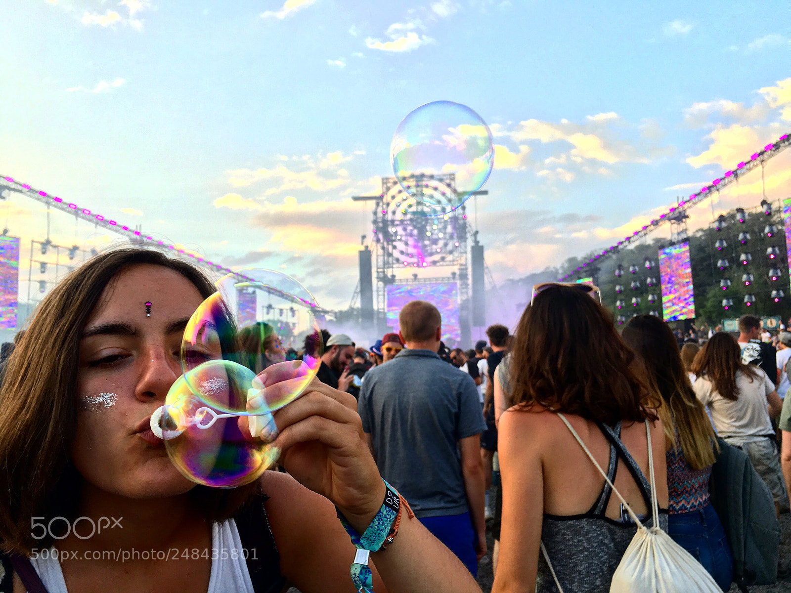 Apple iPhone 6s sample photo. Concer festival dour photography