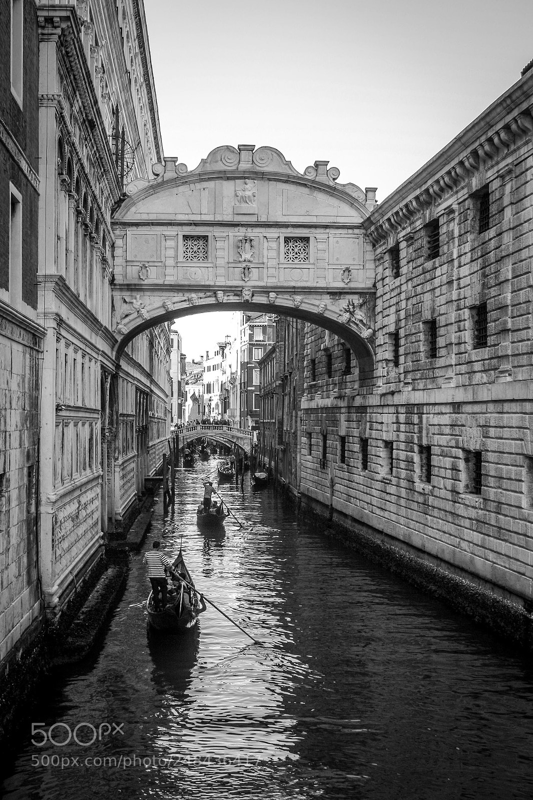 Canon EOS 1000D (EOS Digital Rebel XS / EOS Kiss F) sample photo. Venice b&w photography