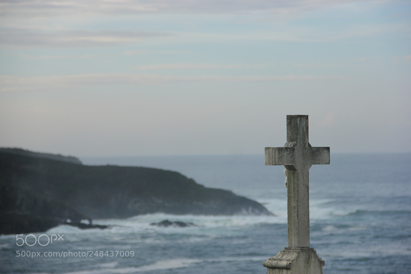 Canon EF-S 18-135mm F3.5-5.6 IS sample photo. Church cross on the photography