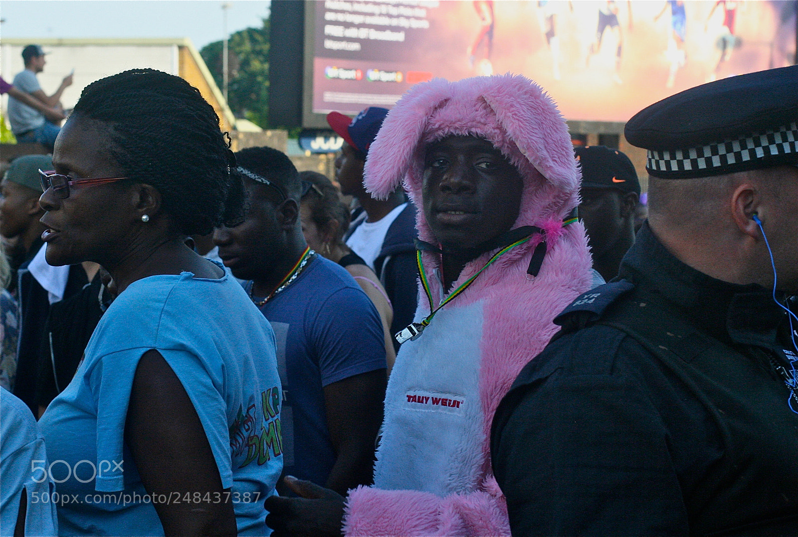 Canon EOS 30D sample photo. Man in a fluffy photography