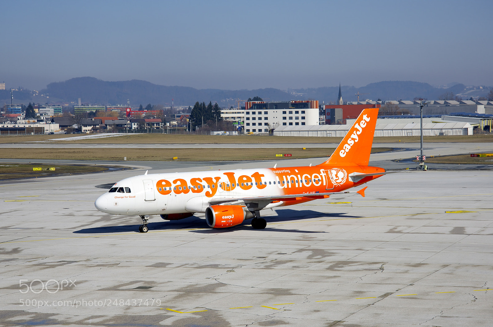 Nikon D810 sample photo. Lonly easyjet at salzburg photography