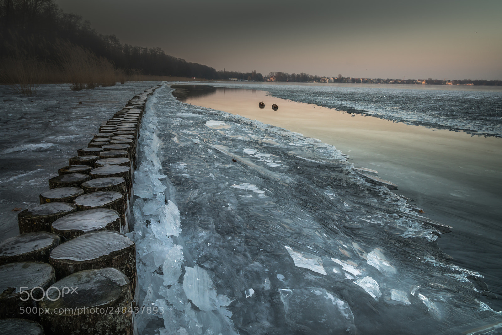 Sony a6500 sample photo. Very cold photography